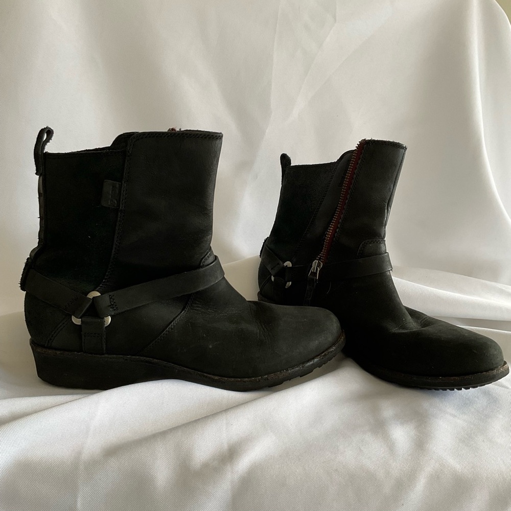 Teva De La Vina Dos Waterproof Black Boots 8.5